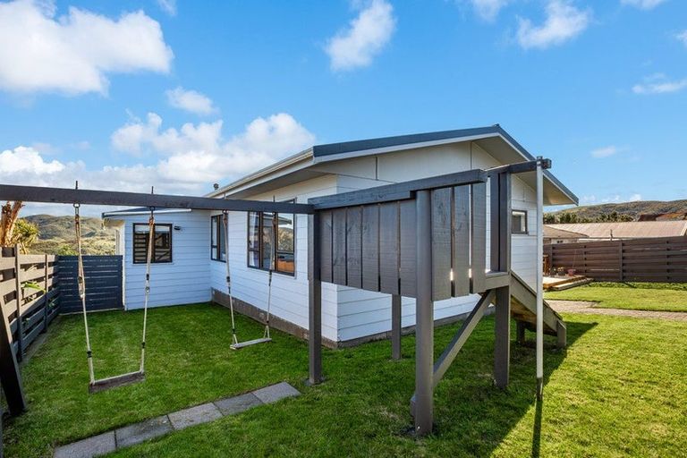 Photo of property in 8 Outram Grove, Kelson, Lower Hutt, 5010
