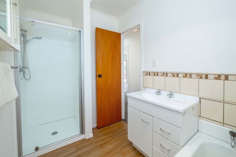 Photo of property in 72 New York Street, Martinborough, 5711