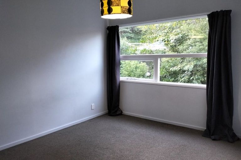 Photo of property in 23f7 Collins Avenue, Tawa, Wellington, 5028