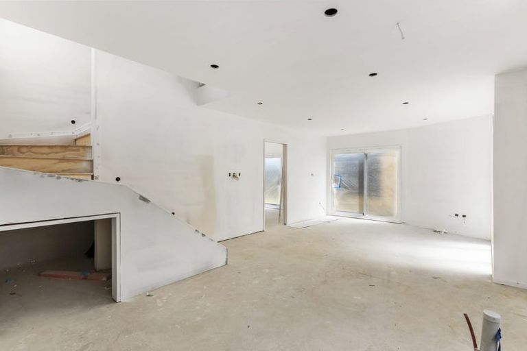 Photo of property in 16e Imrie Avenue, Mangere, Auckland, 2022