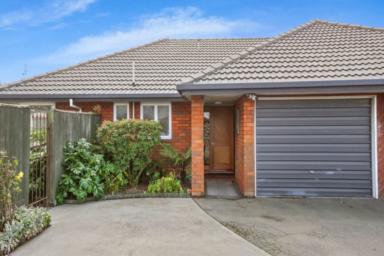 Photo of property in 356 Yaldhurst Road, Russley, Christchurch, 8042