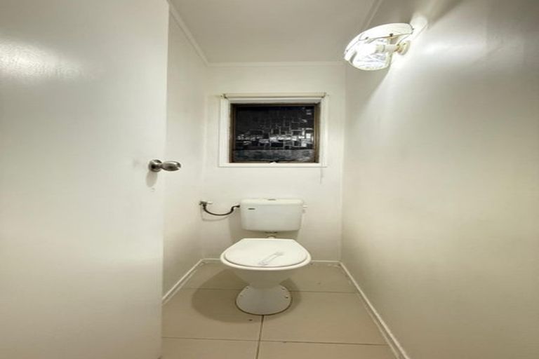 Photo of property in 1/15 Roseberry Avenue, Birkenhead, Auckland, 0626