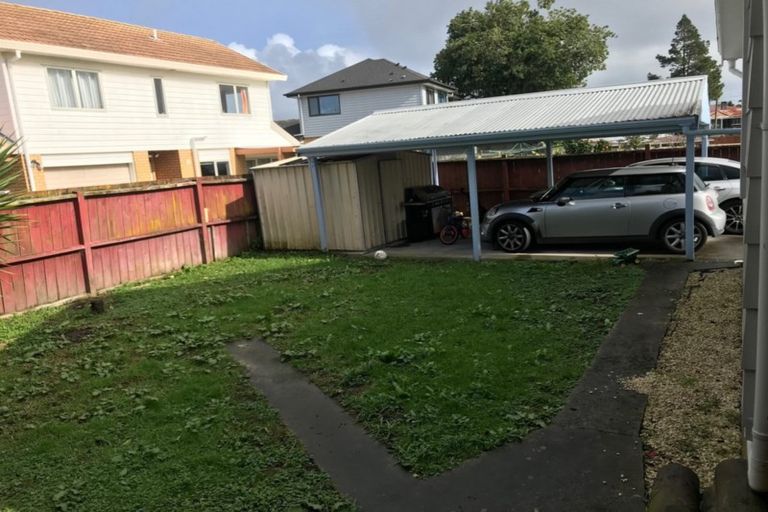 Photo of property in 47 Larnoch Road, Henderson, Auckland, 0610