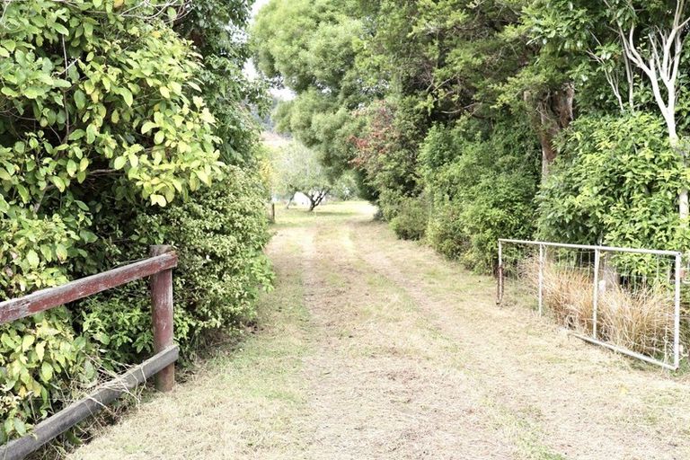 Photo of property in 152 Oparara Road, Karamea, 7893
