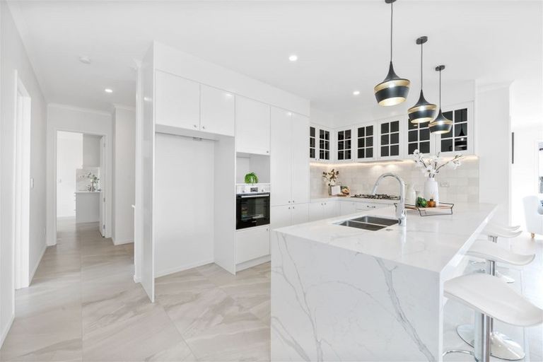 Photo of property in 13 Drumconnell Drive, Flat Bush, Auckland, 2019