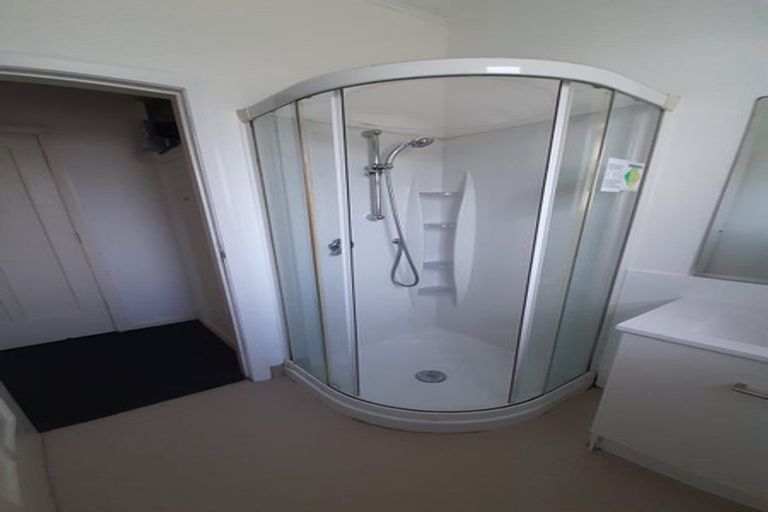 Photo of property in 38 Sunshine Avenue, Karori, Wellington, 6012