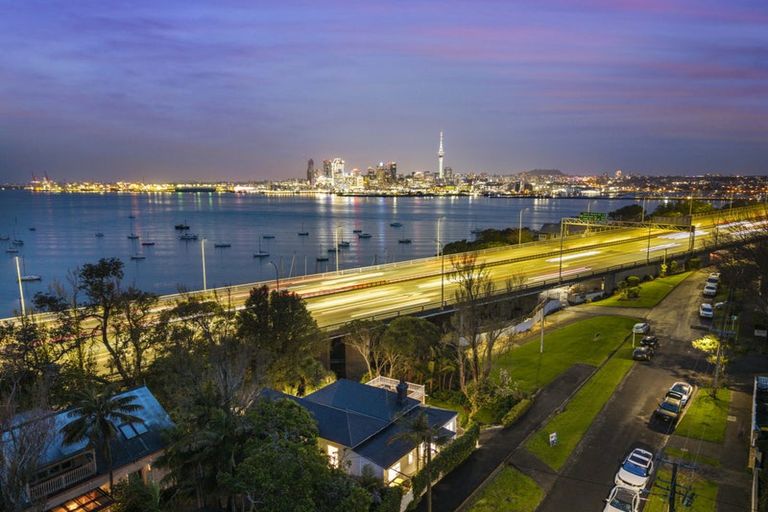 Photo of property in 25 Princes Street, Northcote Point, Auckland, 0627