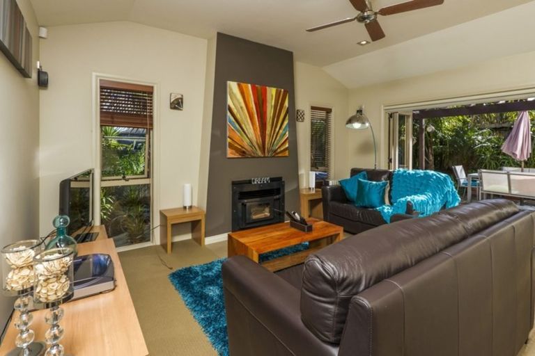 Photo of property in 58 English Oak Drive, Schnapper Rock, Auckland, 0632