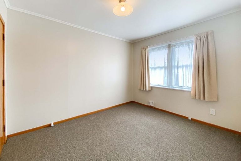 Photo of property in 1/3 Camp Street, Silverstream, Upper Hutt, 5019