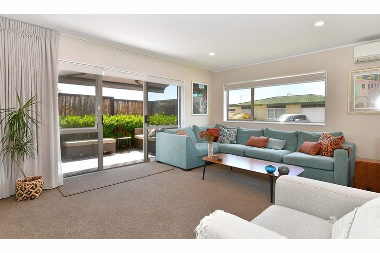 Photo of property in 2/54 Lakeside Drive, Orewa, 0931
