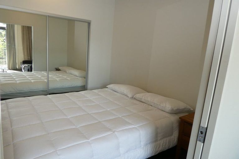 Photo of property in Atrium Towers, 9f/154 The Terrace, Wellington Central, Wellington, 6011