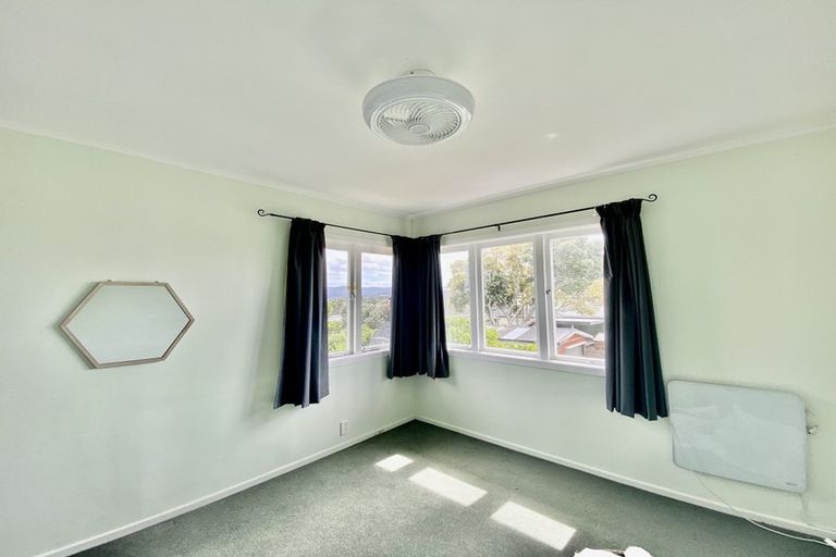 Photo of property in 14 Strid Road, Te Atatu South, Auckland, 0610