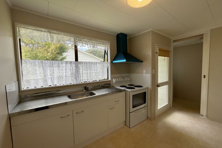 Photo of property in 2/33 Reid Road, New Lynn, Auckland, 0600