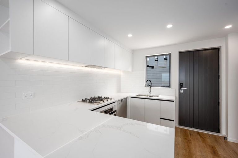 Photo of property in 6/737 East Coast Road, Browns Bay, Auckland, 0630