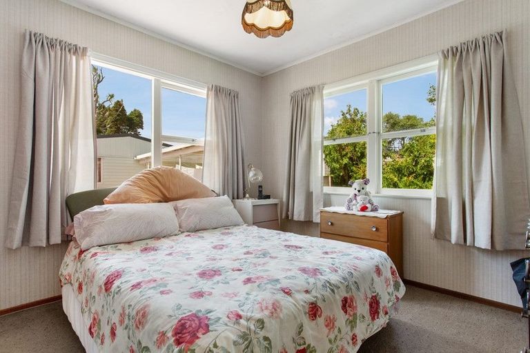 Photo of property in 11 Milich Terrace, Te Atatu South, Auckland, 0610