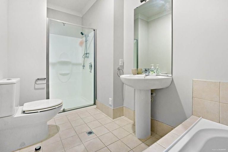 Photo of property in 11/44 Carlos Drive, Flat Bush, Auckland, 2016