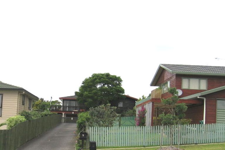 Photo of property in 5 Hassan Drive, Massey, Auckland, 0614