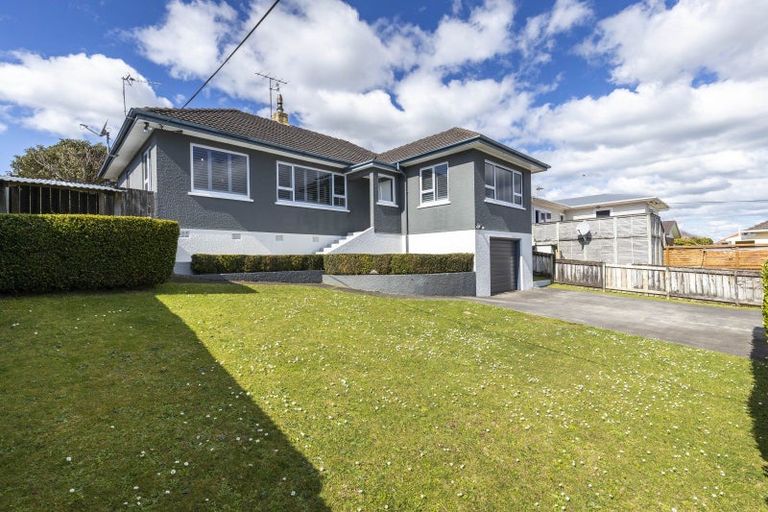 Photo of property in 11 Waimea Street, Westown, New Plymouth, 4310