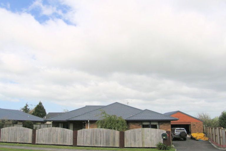 Photo of property in 16 Loveridge Place, Morrinsville, 3300