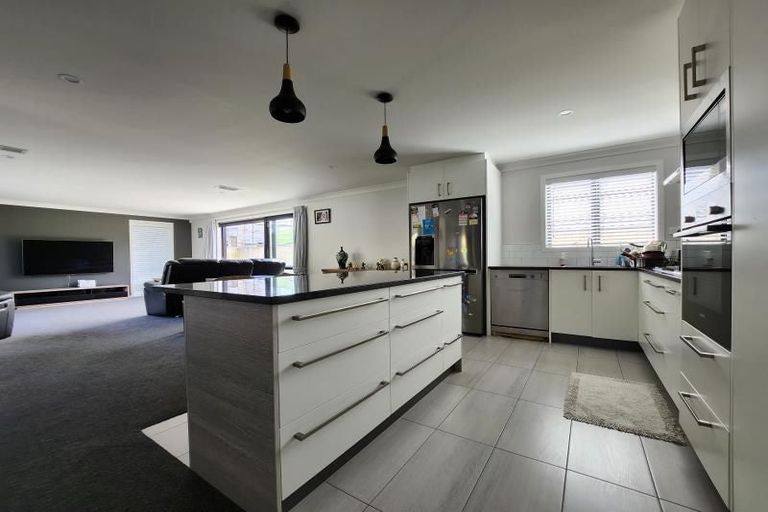 Photo of property in 126 Melksham Drive, Churton Park, Wellington, 6037