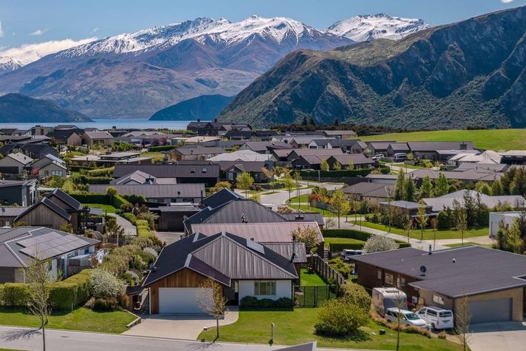 Photo of property in 63 Minaret Ridge, Wanaka, 9305