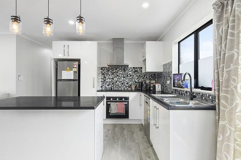 Photo of property in 31 Colombo Road, Waiuku, 2123