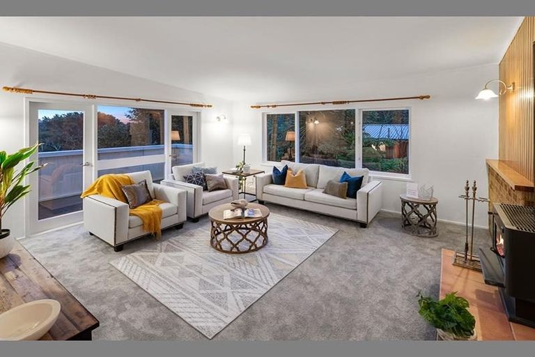 Photo of property in 40 Valley View Road, Glenfield, Auckland, 0629