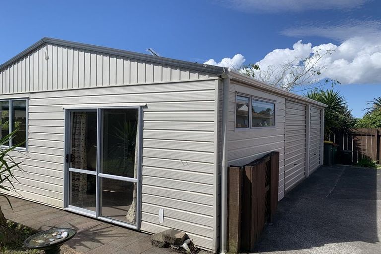 Photo of property in 9 Patrice Place, Massey, Auckland, 0614