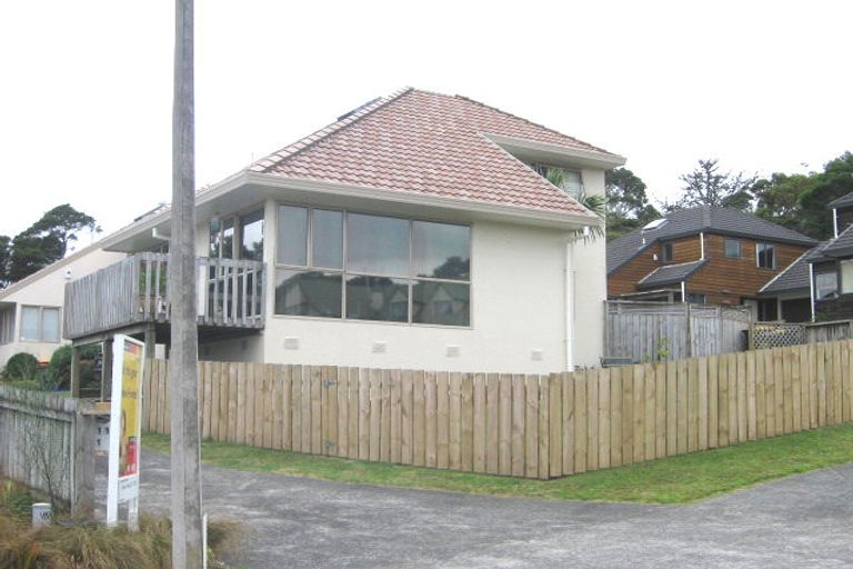 Photo of property in 1/111 Seaview Road, Glenfield, Auckland, 0629