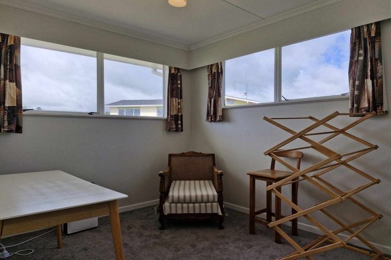 Photo of property in 4 Norton Place, Spotswood, New Plymouth, 4310