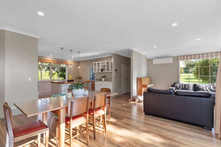 Photo of property in 6 Millbrook Drive, Waiuku, 2683