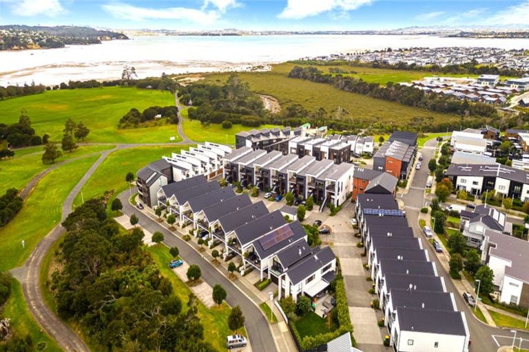 Photo of property in 54 Rangihina Road, Hobsonville, Auckland, 0616