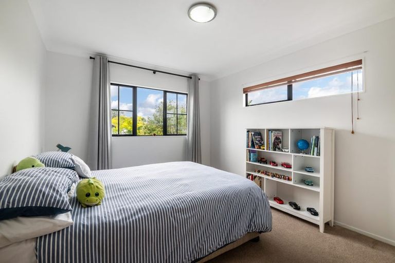 Photo of property in 8a Onepoto Road, Hauraki, Auckland, 0622