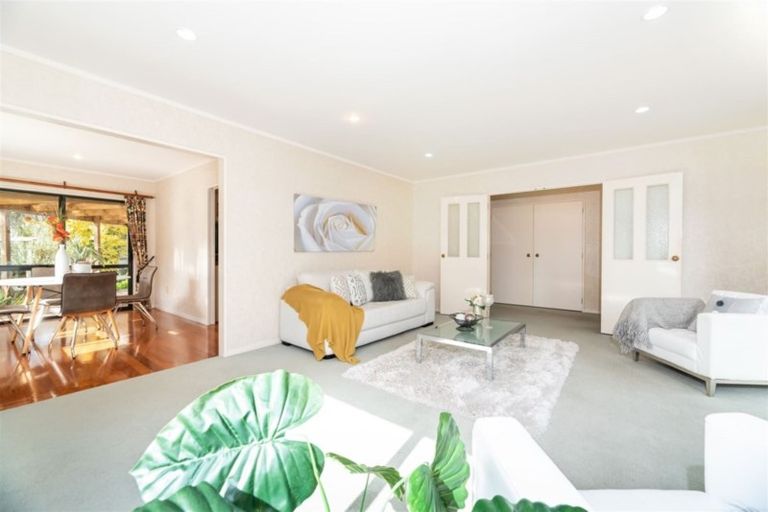 Photo of property in 72 Konini Road, Titirangi, Auckland, 0604