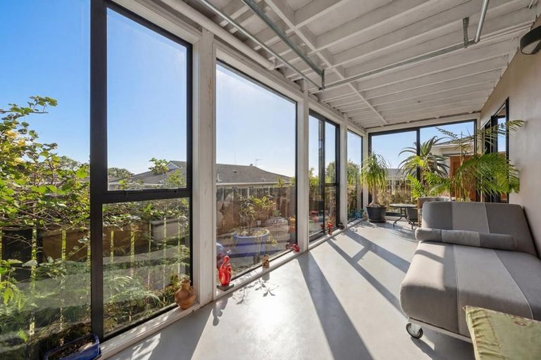Photo of property in 207 Royal Road, Massey, Auckland, 0614