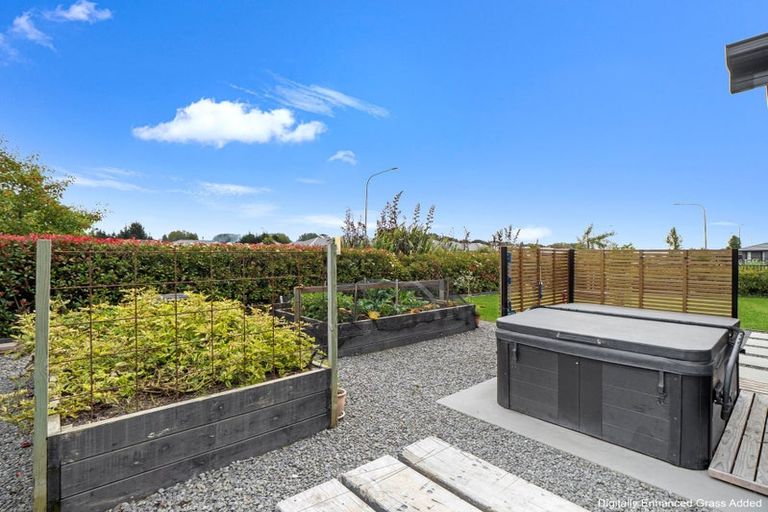 Photo of property in 9 Godley Place, Woodend, 7610