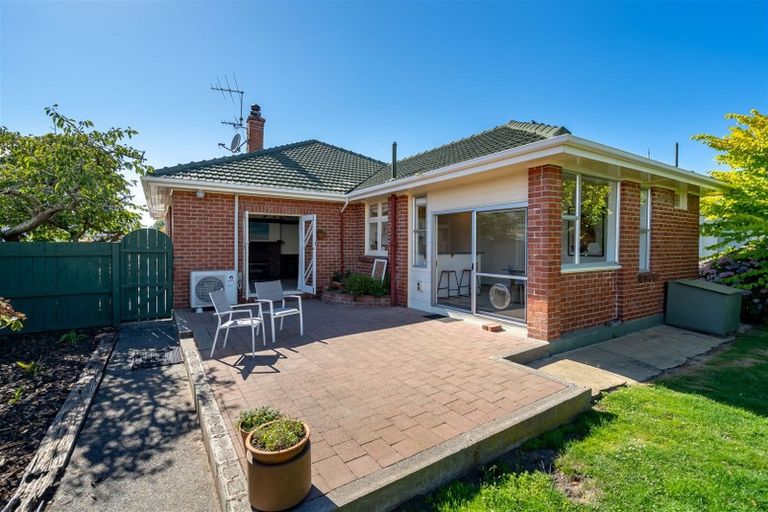 Photo of property in 62 Royal Crescent, Saint Kilda, Dunedin, 9012
