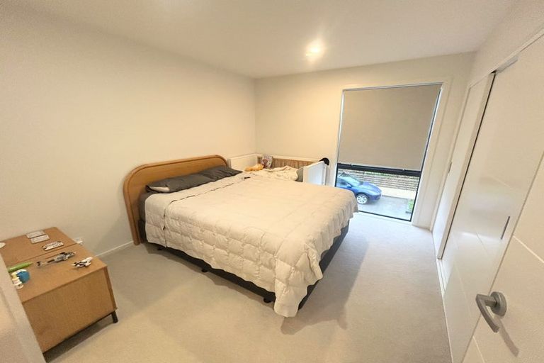 Photo of property in 42 Koreke Close, Kenepuru, Porirua, 5022