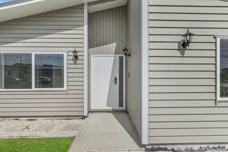 Photo of property in 17 Uatoto Road, Clarks Beach, 2122