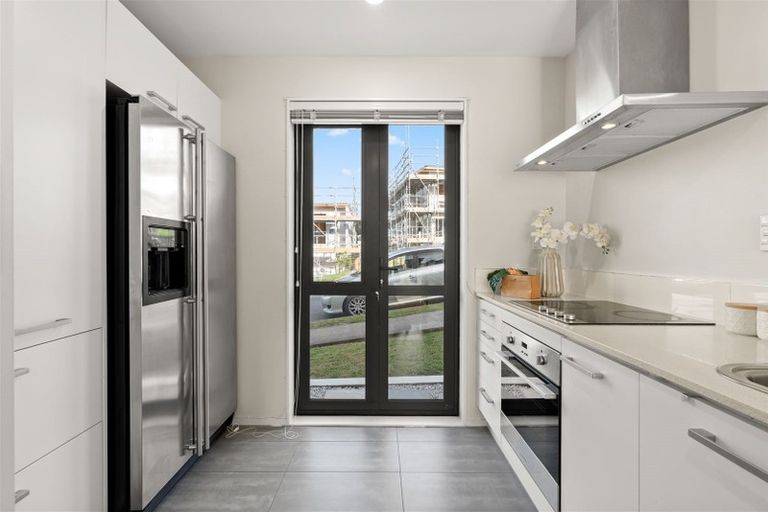 Photo of property in 9/10 Silver Moon Road, Albany Heights, Auckland, 0632