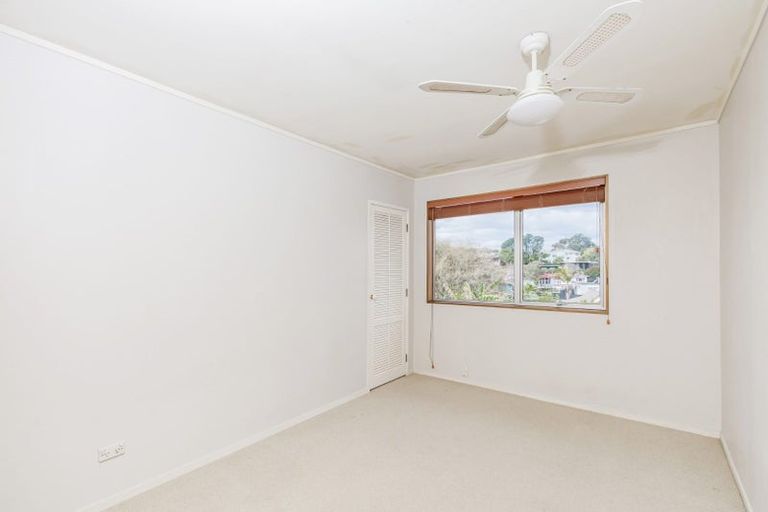 Photo of property in 33 Meadowvale Avenue, Forrest Hill, Auckland, 0620