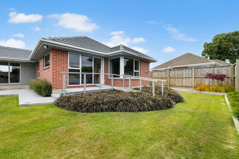 Photo of property in 16 Leacroft Street, Bishopdale, Christchurch, 8053