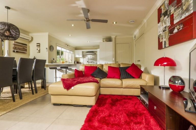 Photo of property in 58 English Oak Drive, Schnapper Rock, Auckland, 0632