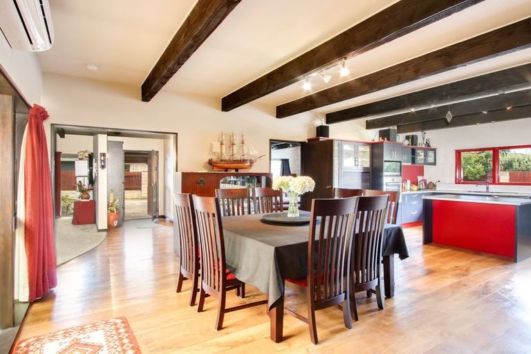 Photo of property in 4 Darcy Place, Massey, Auckland, 0614