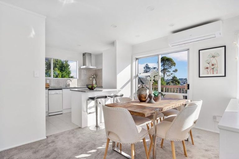 Photo of property in 1/27 Shanaway Rise, Hillcrest, Auckland, 0627