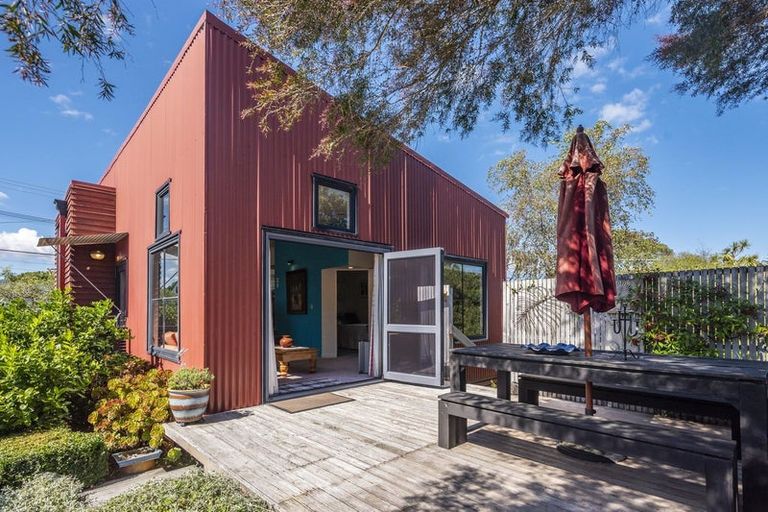 Photo of property in 5a Percival Road, Paraparaumu Beach, Paraparaumu, 5032