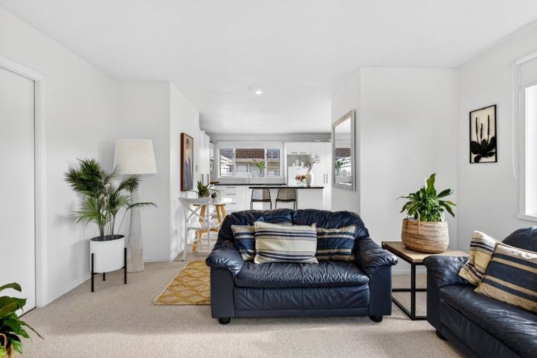 Photo of property in 1/11 Chester Street, Taradale, Napier, 4112