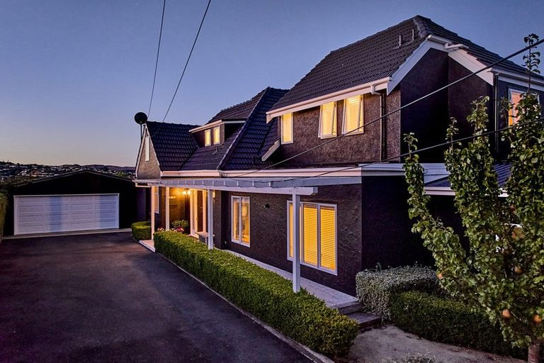 Photo of property in 53 Seaview Road, Paremata, Porirua, 5024