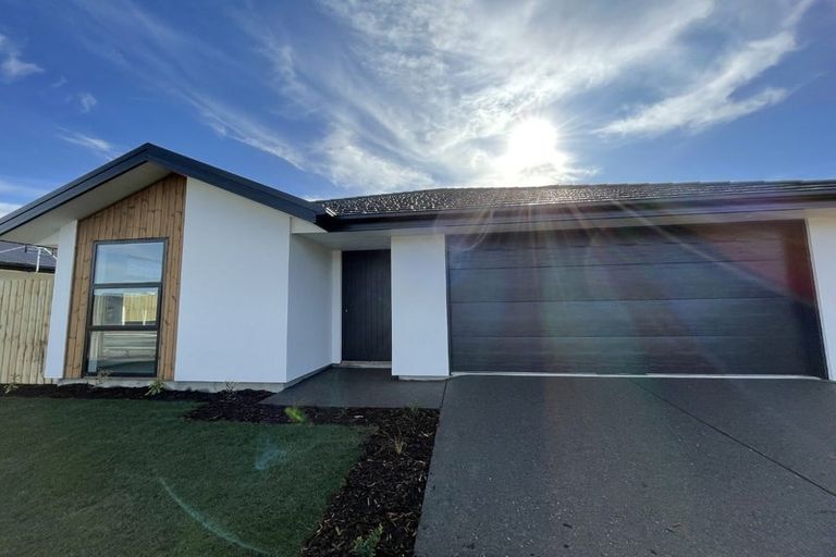 Photo of property in 16 Ned Place, Halswell, Christchurch, 8025