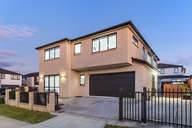 Photo of property in 76 Drumbuoy Drive, Flat Bush, Auckland, 2019
